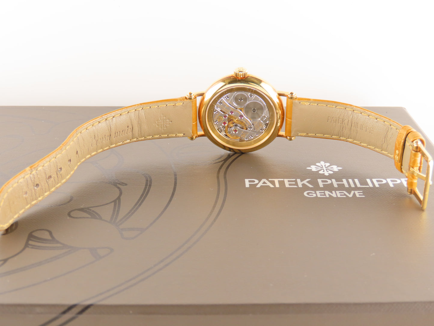Patek Philippe Calatrava Moonphase Diamond Bezel 18 Ct. Yellow Gold 33 Mm Manual Winding 7121J June 2022