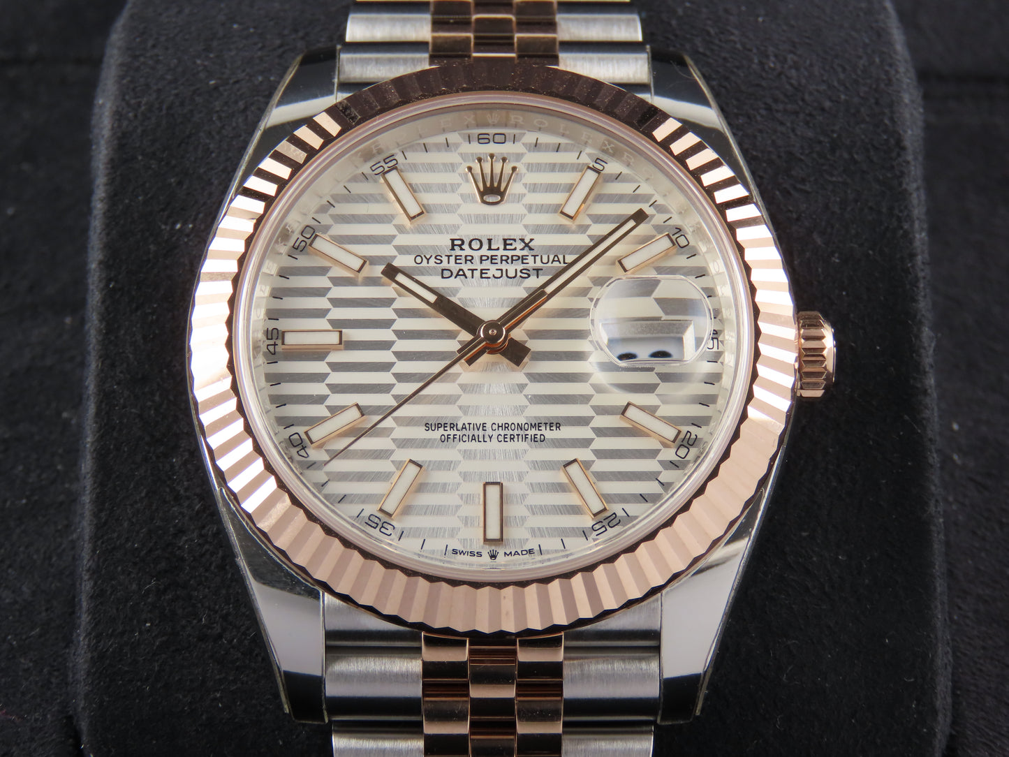 Rolex Datejust 41 Mm 18 Ct. Rose Gold / Stainless Steel Silver Motif Dial Jubilee 126331 February 2024